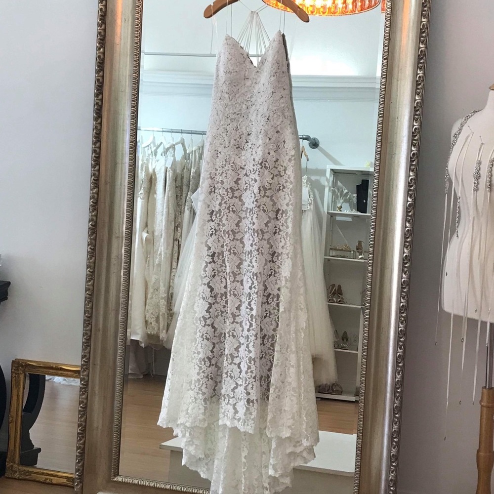 Elegant White Lace Wedding Dress - Spaghetti Straps Sexy Back V-Neck Bridal Gown